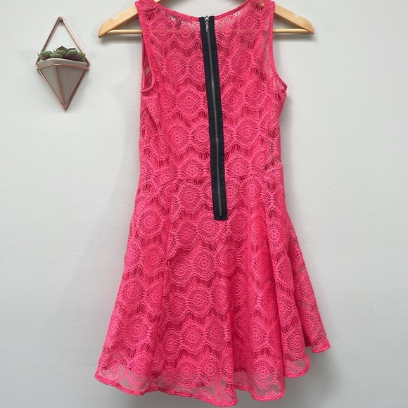 🌷5/$20🌷 Fishbowl Pink Crochet Dress - Picture 8 of 8